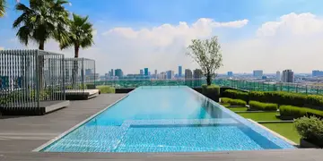 Pool & Spa