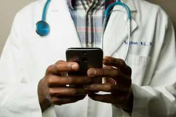 Health wearables: smartwatches become medical tools